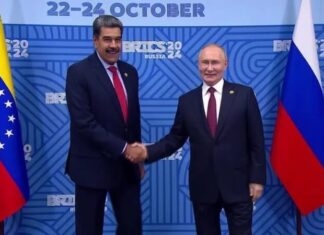 Rússia nega que tenha começado a esvaziar embaixada na Venezuela