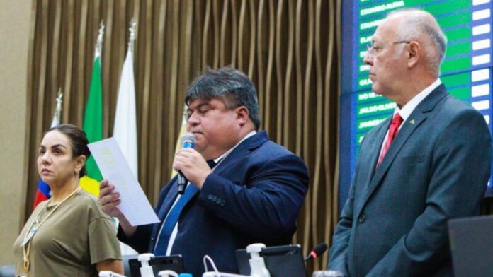 Sessao-na-CMM-institui-Frente-Parlamentar-em-defesa-da-industria-comercio-e-Zona-Franca-de-Manaus