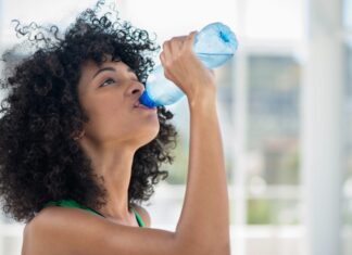 Soluço: entenda suas causas, gatilhos e quando o alerta médico se acende