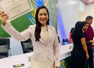 Vereadora de Coari, Maria Ducirene Menezes, é investigada pelo TCE-AM por suspeita de uso irregular de cargo público