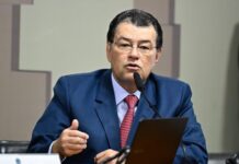 “Não merecia 17 anos”, diz Eduardo Braga ao criticar excesso de punição em casos do 8 de janeiro