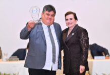 Presidente David Reis participa de solenidade do TCE-AM que oficializa entrega do Selo Prata à CMM
