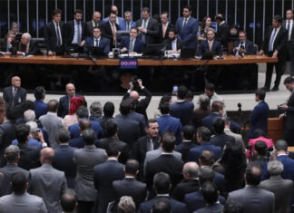 Cinco deputados do Amazonas votam a favor do PL da Dosimetria: Amom, Adail, Alberto Neto, Fausto Jr. e Pauderney