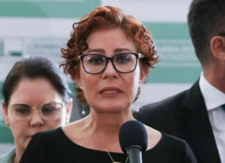 Carla Zambelli renuncia ao mandato após decisão do STF e Câmara convoca suplente