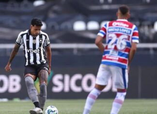 Botafogo vence Fortaleza de virada e decreta rebaixamento do Tricolor