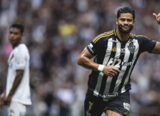 Atlético-MG goleia Vasco e garante vaga na Sul-Americana