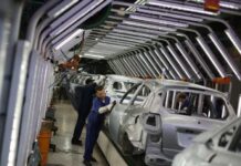 Governo avalia elevar tarifas para carros e aço para fechar contas em 2026