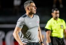 Vitória anuncia renovação contratual com técnico Jair Ventura