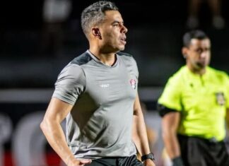 Vitória anuncia renovação contratual com técnico Jair Ventura