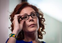 Moraes anula decisão da Câmara e determina perda imediata do mandato de Carla Zambelli