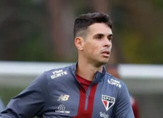 Oscar se aposentará, e São Paulo aguarda reunião com meia