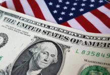 Dólar sobe e Bolsa afunda com pesquisa eleitoral, Copom e payroll