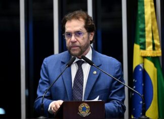 Plínio reage a liminar de Gilmar Mendes e critica restrição a pedidos de impeachment de ministros do STF