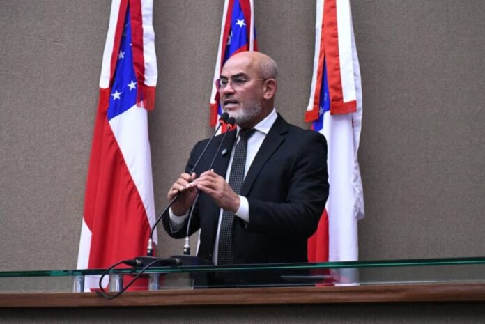 Cabo-Maciel-amplia-apoio-a-pesca-com-emendas-para-fortalecer-associacoes-e-melhorar-estrutura-produtiva-no-Amazonas-Foto-Paulo-Ferraz