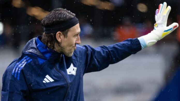 Cássio sofre lesão em jogo do Cruzeiro e preocupa para clássico contra Galo