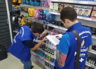 Visa Manaus realiza nova ação ‘Cabelo Seguro’ para fiscalizar comércio de pomadas modeladoras