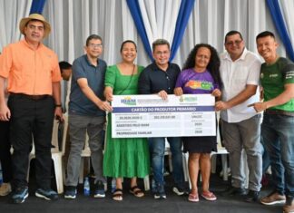 Vice-governador Tadeu de Souza participa de entrega de cartões do Auxílio Estadual em municípios do Baixo Solimões