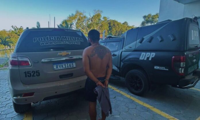 Foragido-por-dois-homicidios-em-Manaus-e-preso-em-Santa-Catarina