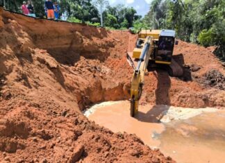 Seinfra realiza obras emergenciais de recuperação de processo erosivo no ramal do Caldeirão
