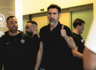 Novo técnico do Atlético-MG desembarca em Porto Alegre