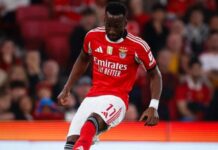 “Não posso aceitar”, diz jogador do Benfica sobre caso Vini Jr.