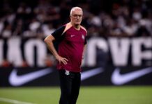Dorival Jr. pede redução de estrangeiros no futebol brasileiro e faz alerta