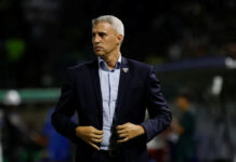 São Paulo anuncia saída de Hernán Crespo do comando técnico do clube