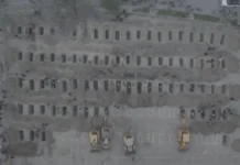 Dezenas de covas são abertas no Irã para estudantes mortas em guerra