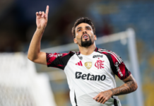 Flamengo faz oito, atropela Madureira e avança à final do Carioca