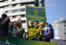 Ato “Acorda Brasil” reúne manifestantes na Ponta Negra com críticas a Lula e aos ministros do STF