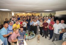 Omar reúne 105 lideranças e diz: “Política é proposta”, ao defender construção de programa de Estado para o Amazonas