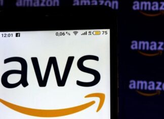 AWS relata incêndio após objetos atingirem data centers nos Emirados Árabes