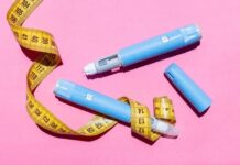 Polícia flagra venda irregular de remédios para emagrecer em SP