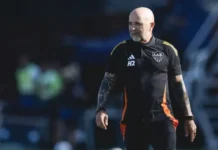 Bracks conta bastidores da chegada de Domínguez e explica saída de Sampaoli