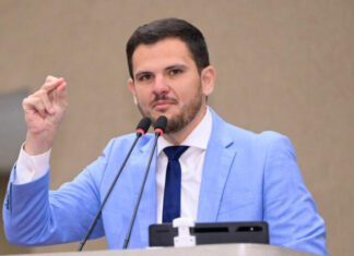 Renato Junior assume Prefeitura de Manaus com discurso de independência e foco em continuidade da gestão