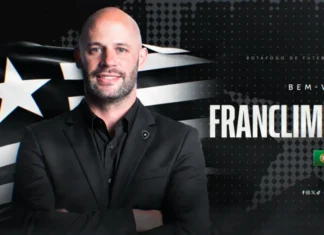 Novo treinador do Botafogo, Franclim Carvalho desembarca no RJ