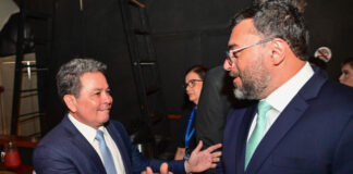 Renúncias em efeito cascata colocam Roberto Cidade no comando do Amazonas a horas do prazo eleitoral