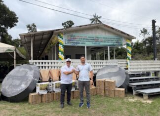 Wilker Barreto entrega implementos agrícolas por meio de emenda parlamentar e se reúne com agentes de saúde em Lábrea