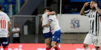 Bahia vence o Botafogo de virada nos acréscimos e encerra jejum no Brasileirão