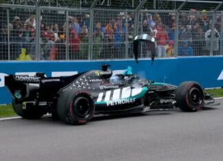F1: George Russell é punido após jogar apoio de cabeça na pista