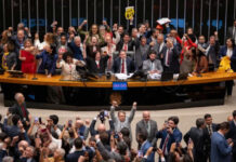 Câmara dos Deputados aprova PEC que acaba com escala 6×1 por 472 votos a 22; texto vai ao Senado