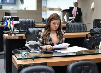Deputada Joana Darc lidera número de proposituras na Aleam no primeiro semestre de 2026