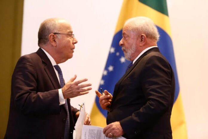 Presidente-Lula-discursa-apos-encerramento-da-Reuniao-com-Presidentes-da-America-do-Sul-no-Palacio-do-Itamaraty-4