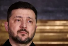 Ataque russo provoca fortes explosões em Kiev e destrói prédio residencial durante a madrugada