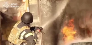 Ataque russo deixa feridos, atinge prédios residenciais e provoca incêndio em hotel no centro de Kiev