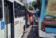 Greve dos rodoviários continua mesmo com liberação parcial da frota; categoria amplia cobrança por acordo