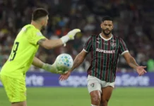 Hulk é alvo de críticas após início discreto no Fluminense e segue sem vencer pelo clube
