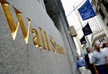 Wall Street fecha em alta com dados da Amazon; Nasdaq e S&P 500 caem no mês