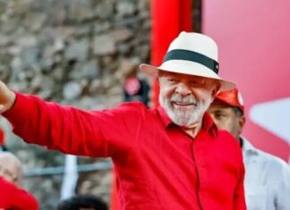 PT oficializa Lula como candidato à Presidência pela 7ª vez