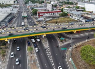 Prefeitura coloca mulheres no protagonismo da arte urbana e transforma viadutos da capital com projeto ‘Manaus em Cores: Arte que Protege’